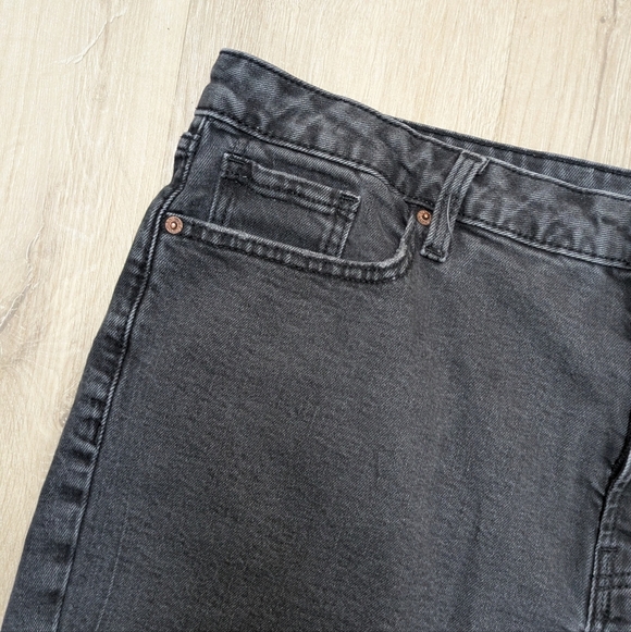 Old Navy High Rise O.G. Straight Black Denim Shorts 20 - Picture 5 of 7